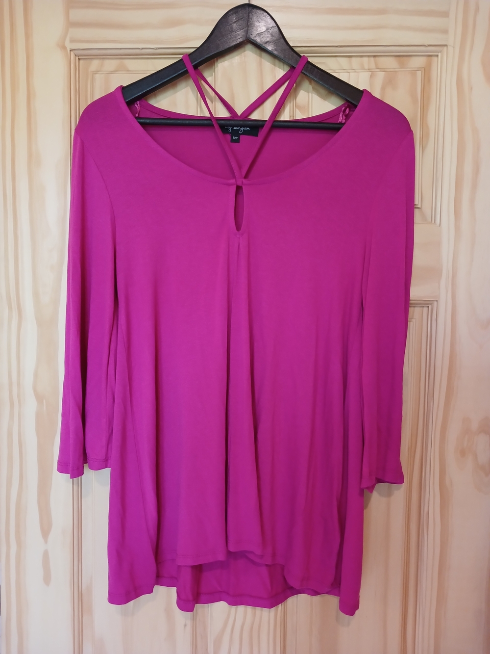 Women’s Fuchsia Long Sleeve Keyhole Strappy Back Top